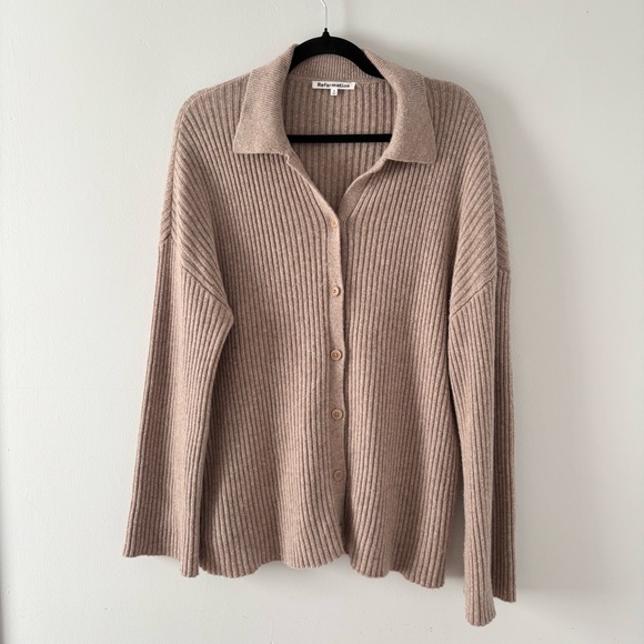 Reformation Fantino Cashmere Collared Cardigan Sweater Ribbed Knit Buttons Tan - Picture 2 of 7
